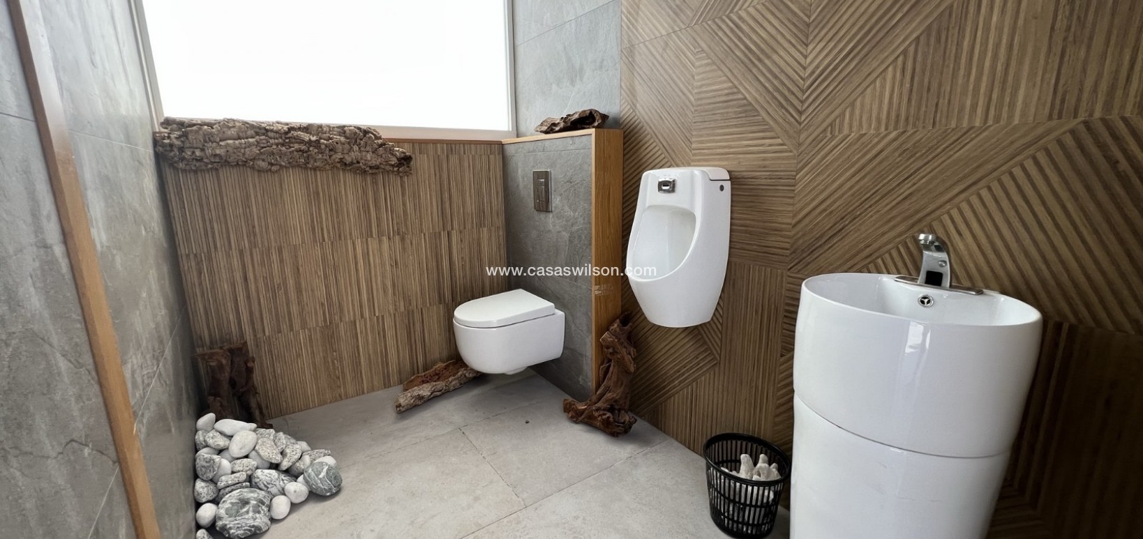 Sale - commercial - Torrevieja - Costa Blanca Sur