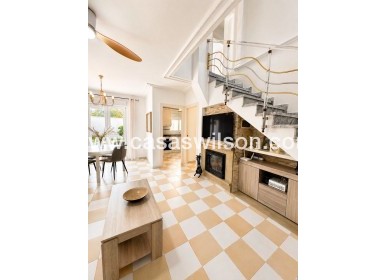 Sale - Villa - Torrevieja - Nueva Torrevieja - Aguas Nuevas