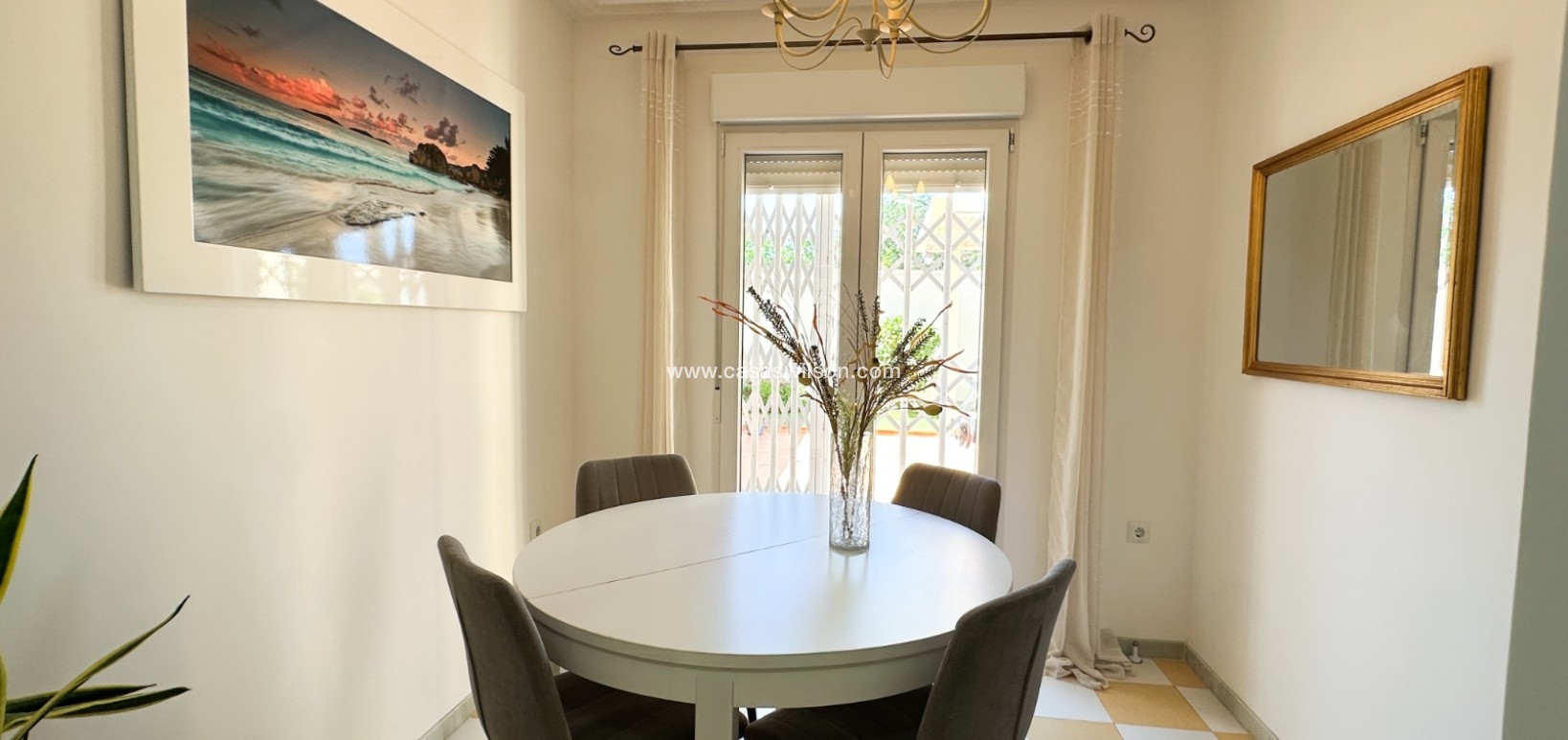 Sale - Villa - Torrevieja - Nueva Torrevieja - Aguas Nuevas