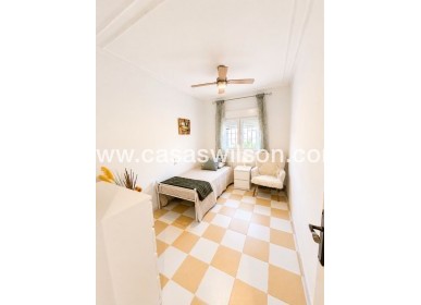 Sale - Villa - Torrevieja - Nueva Torrevieja - Aguas Nuevas