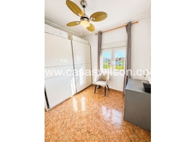 Sale - Villa - Torrevieja - Nueva Torrevieja - Aguas Nuevas