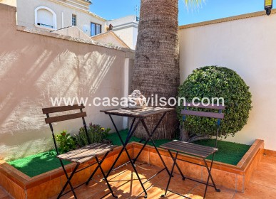 Sale - Villa - Torrevieja - Nueva Torrevieja - Aguas Nuevas