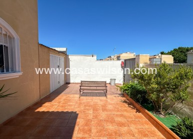 Sale - Villa - Torrevieja - Nueva Torrevieja - Aguas Nuevas