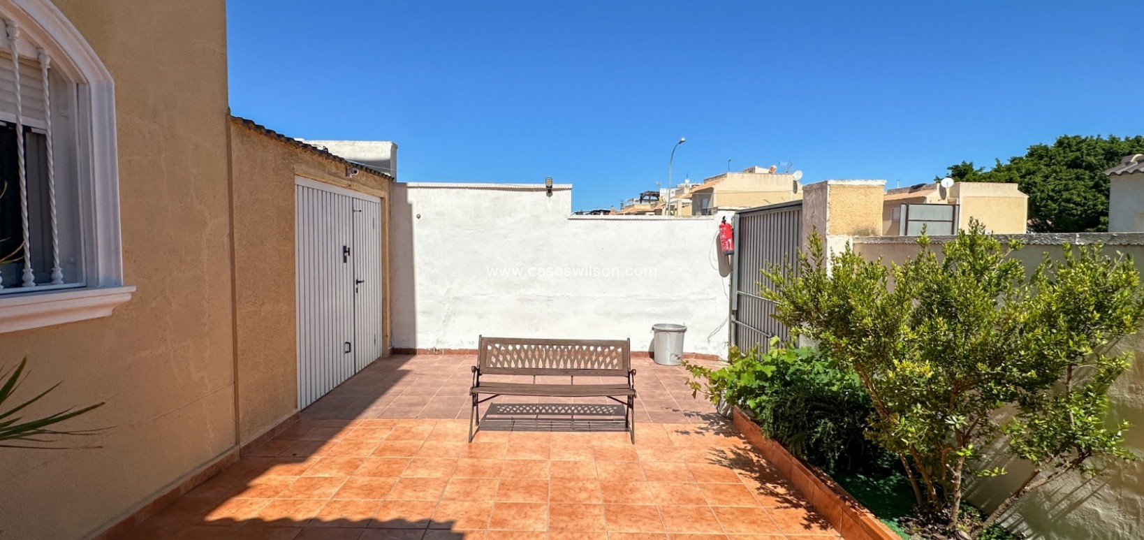 Sale - Villa - Torrevieja - Nueva Torrevieja - Aguas Nuevas