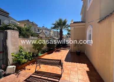 Sale - Villa - Torrevieja - Nueva Torrevieja - Aguas Nuevas