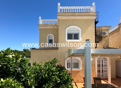 Sale - Villa - Torrevieja - Nueva Torrevieja - Aguas Nuevas