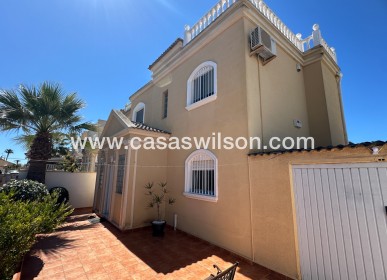Sale - Villa - Torrevieja - Nueva Torrevieja - Aguas Nuevas