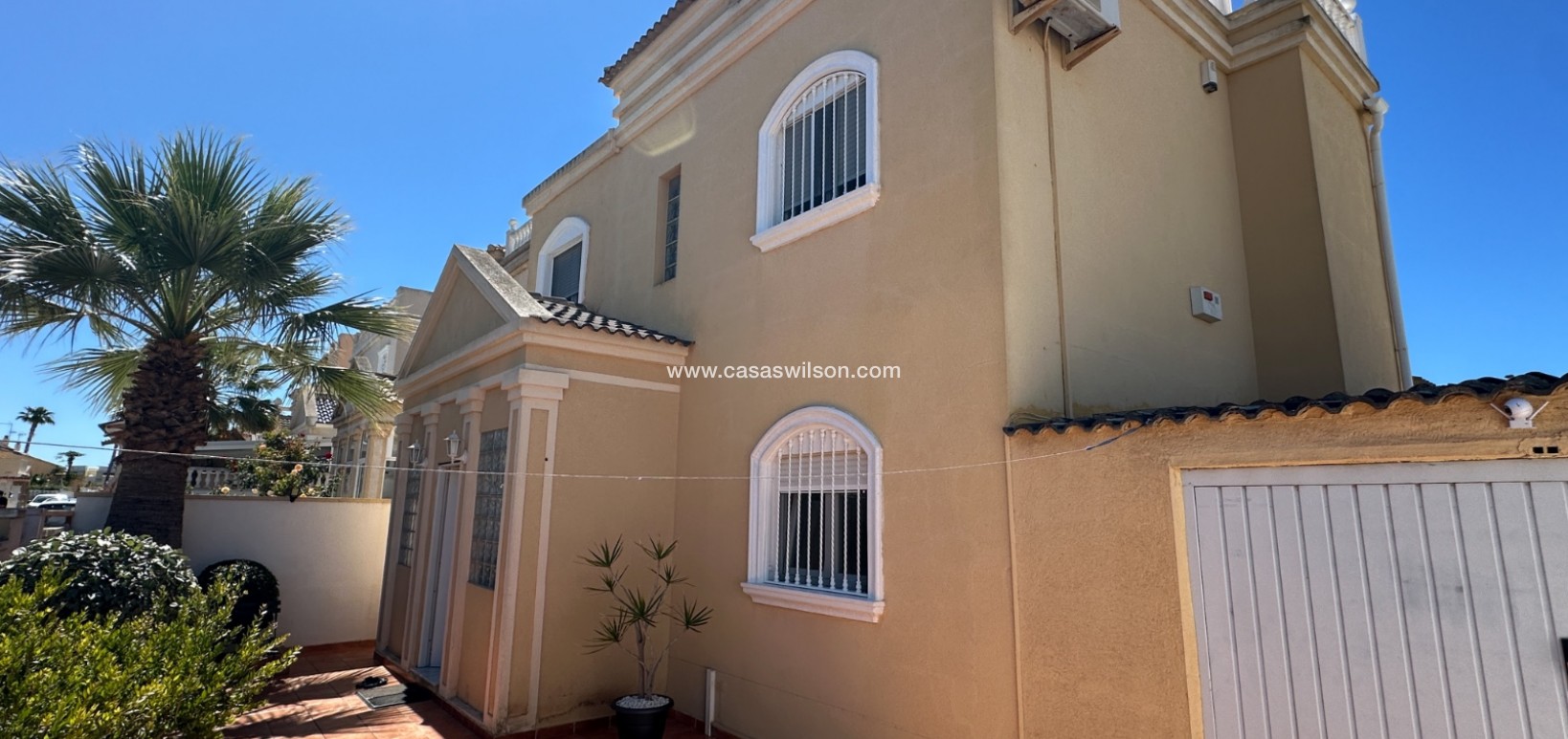 Sale - Villa - Torrevieja - Nueva Torrevieja - Aguas Nuevas