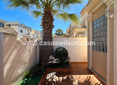 Sale - Villa - Torrevieja - Nueva Torrevieja - Aguas Nuevas