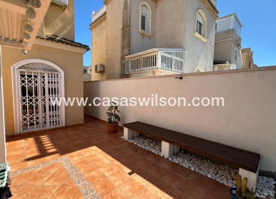 Sale - Villa - Torrevieja - Nueva Torrevieja - Aguas Nuevas