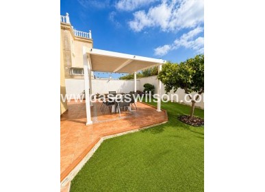 Sale - Villa - Torrevieja - Nueva Torrevieja - Aguas Nuevas