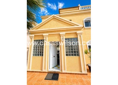 Sale - Villa - Torrevieja - Nueva Torrevieja - Aguas Nuevas