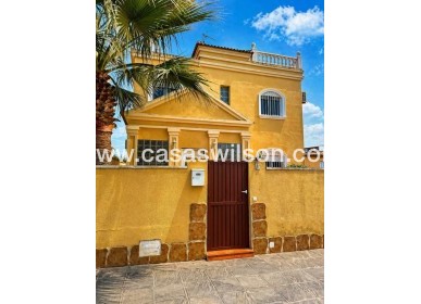 Sale - Villa - Torrevieja - Nueva Torrevieja - Aguas Nuevas