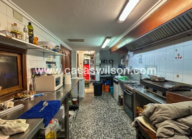 Sale - commercial - Torrevieja - Playa del Cura
