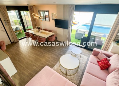 Sale - Villa - Torrevieja - Nueva Torrevieja - Aguas Nuevas