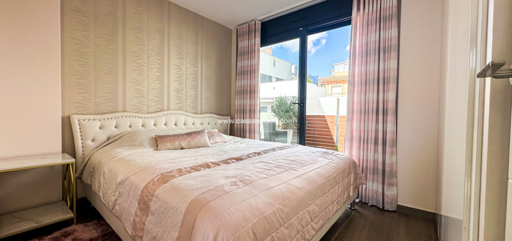 Sale - Villa - Torrevieja - Nueva Torrevieja - Aguas Nuevas