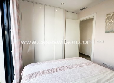 Sale - Villa - Torrevieja - Nueva Torrevieja - Aguas Nuevas