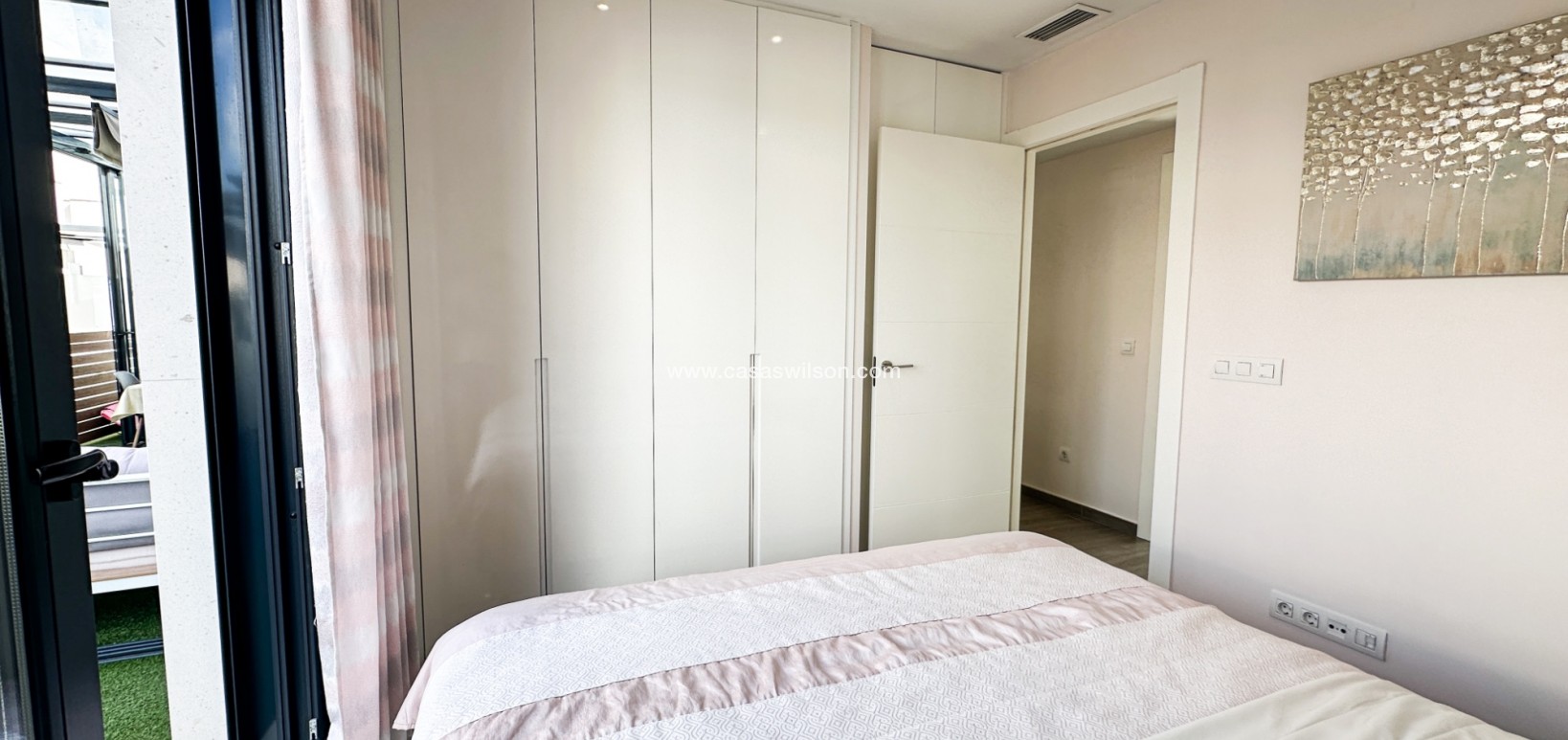 Sale - Villa - Torrevieja - Nueva Torrevieja - Aguas Nuevas
