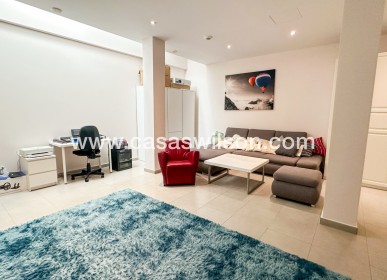Sale - Villa - Torrevieja - Nueva Torrevieja - Aguas Nuevas
