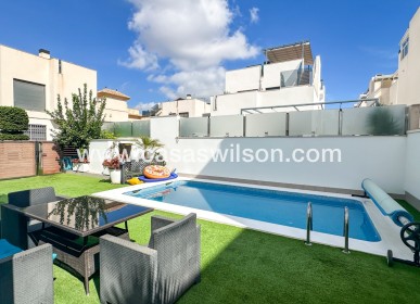 Sale - Villa - Torrevieja - Nueva Torrevieja - Aguas Nuevas