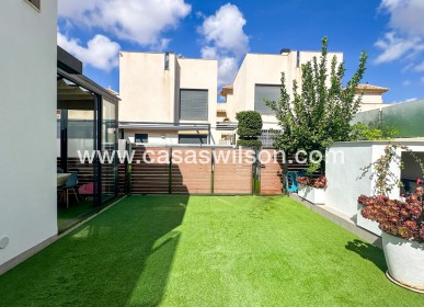 Sale - Villa - Torrevieja - Nueva Torrevieja - Aguas Nuevas