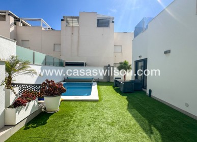 Sale - Villa - Torrevieja - Nueva Torrevieja - Aguas Nuevas