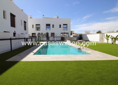 New Build - Villa - Pilar de la Horadada - parque Andromeda