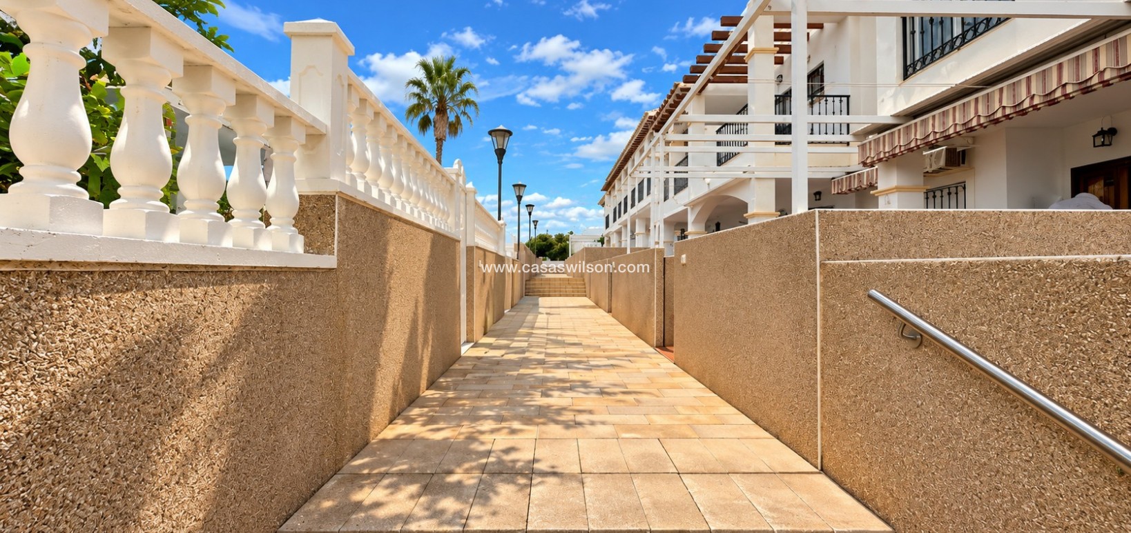 Sale - Bungalow - Punta Prima - La Ciñuelica